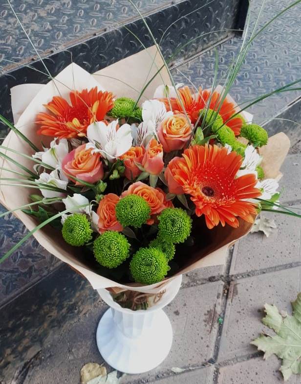 Букет цветов из: Герберы, Хризантемы, Альстромерии и Розы в Приволжске