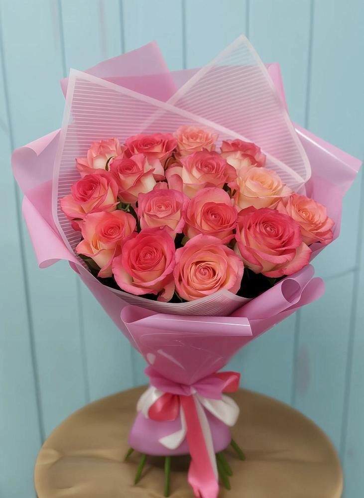 Букет 15 Розовых роз Равель в Приволжске