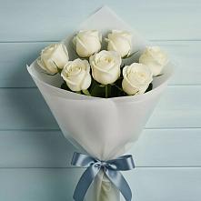 Букет 7 Белых роз Эдлесс Лав в Приволжске