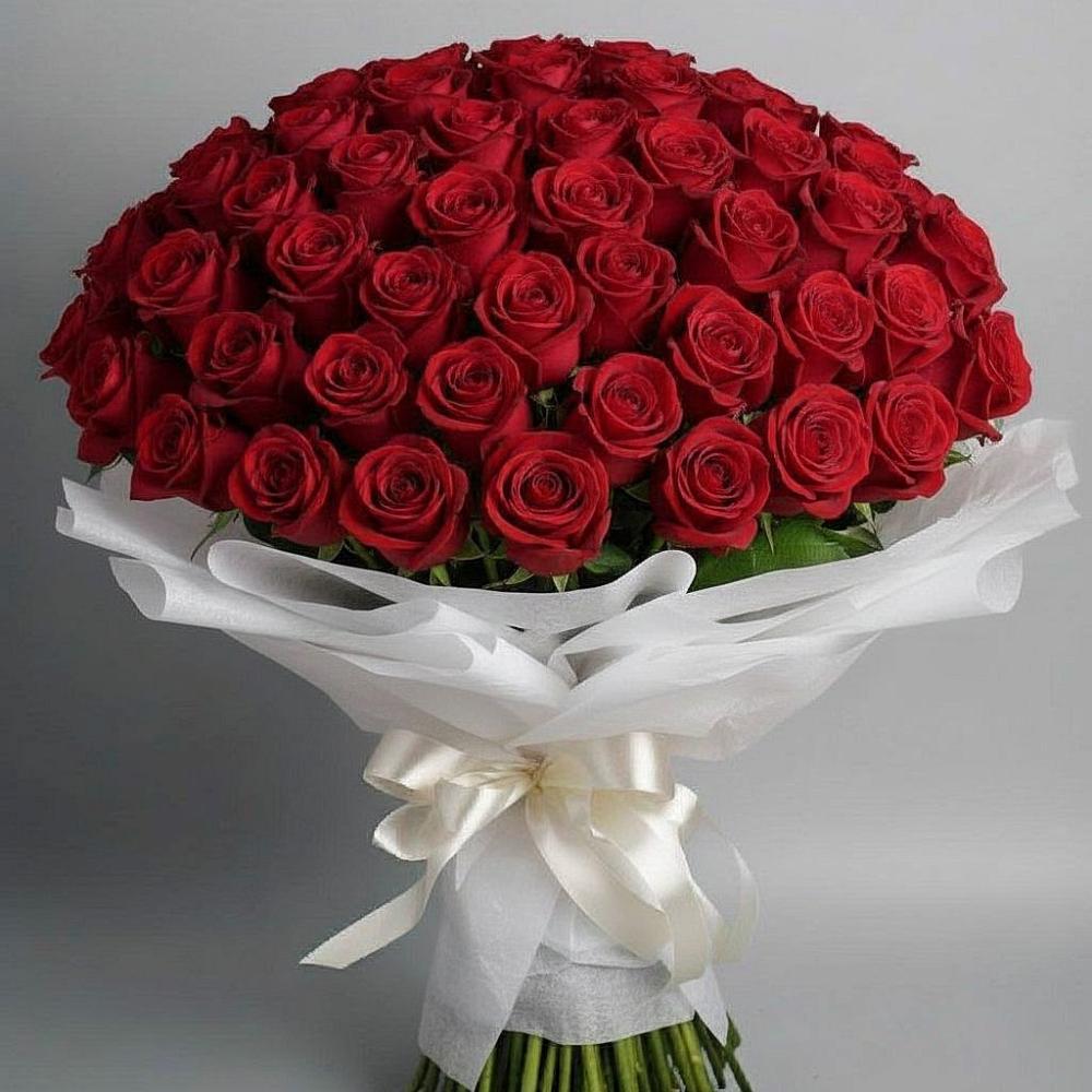 Букет 101 Красная роза Блэк Мэджик в Приволжске