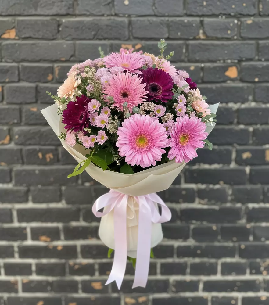 Букет цветов из: Герберы и Хризантемы в Приволжске