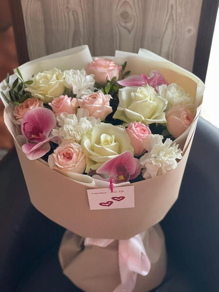 Букет цветов из: Орхидеи, Розы и Гвоздики в Приволжске