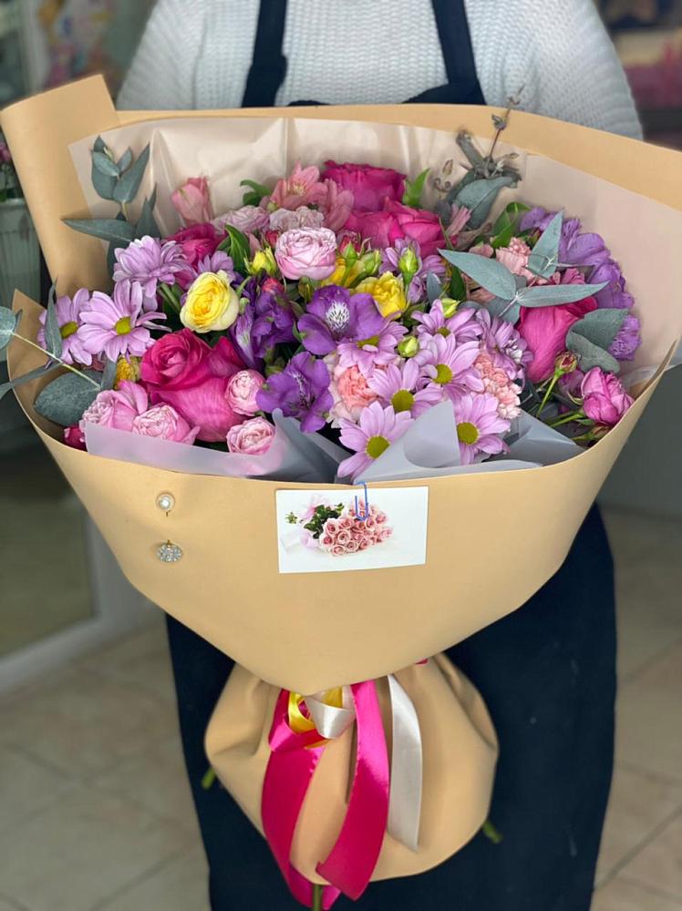 Букет цветов из: Хризантемы, Гвоздики и Альстромерии в Приволжске