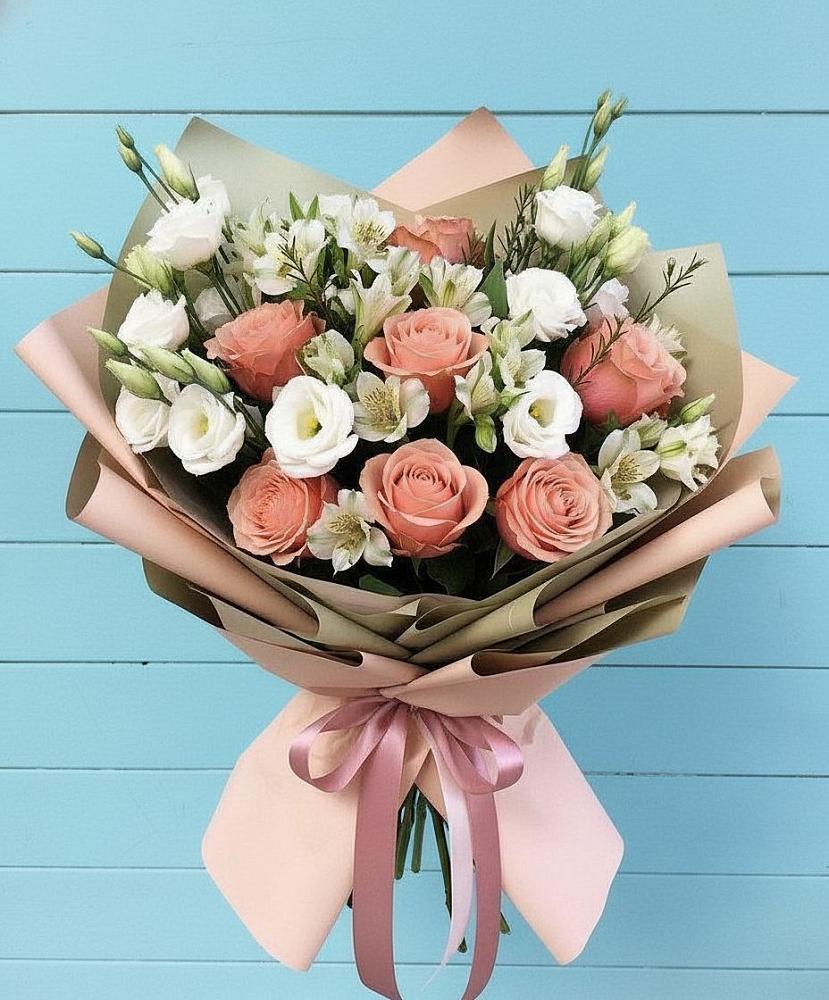 Букет цветов из: Розы, Альстромерии и Лизиантусы в Приволжске