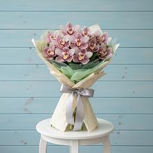 Букет цветов из:  Орхидеи и Розы в Приволжске