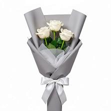 Букет 3 белые розы в Приволжске