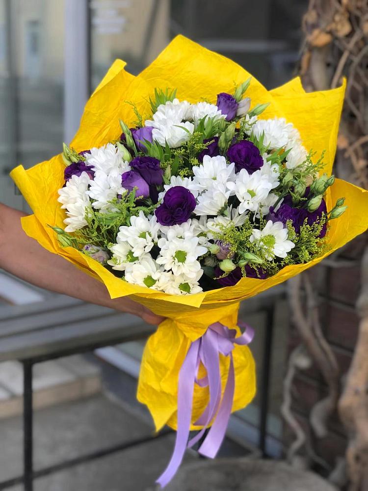 Букет цветов из: Ирисы, Хризантемы и Ромашки в Приволжске