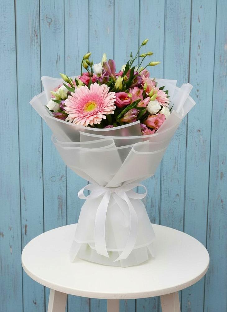 Букет цветов из: Герберы, Альстромерии и Лизиантусы в Приволжске