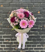 Букет цветов из:  Герберы и Хризантемы #REPLACE_PRED# Приволжске