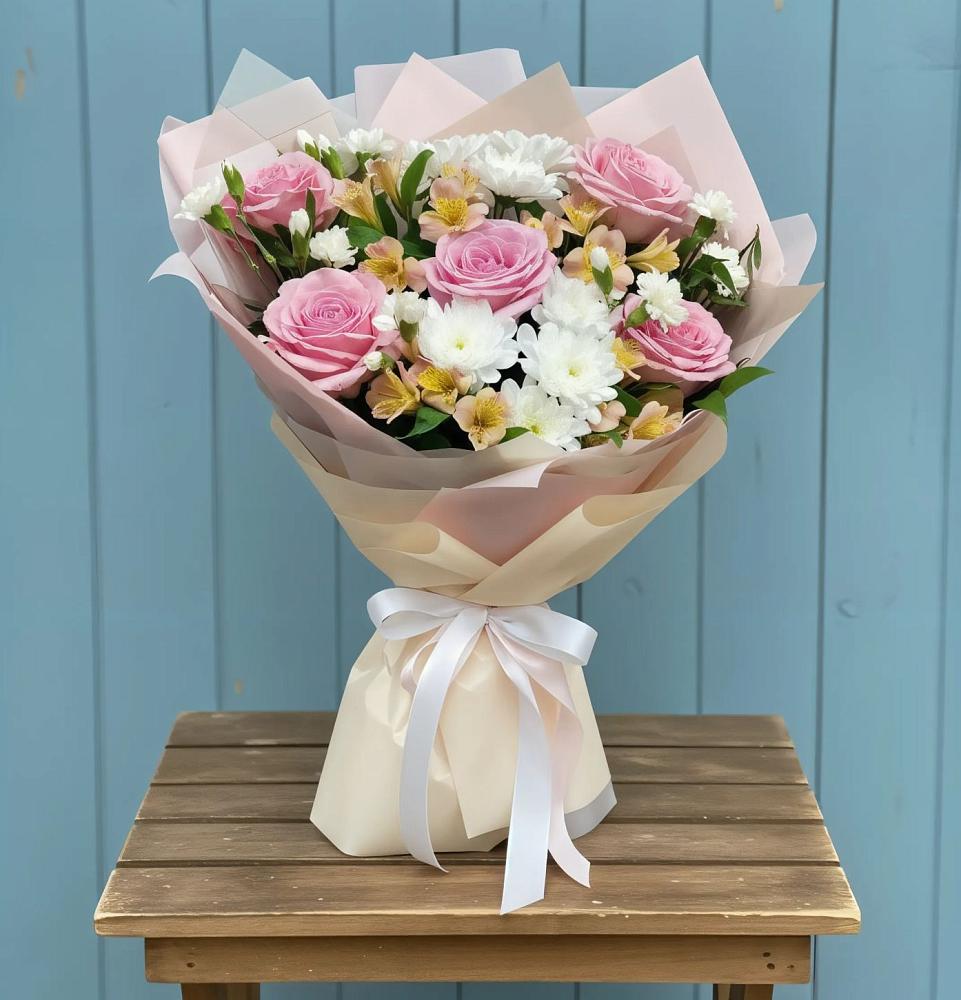 Букет цветов из: Гвоздики, Орхидеи и Розы в Приволжске