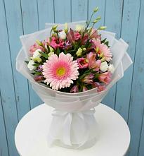 Букет цветов из:  Герберы, Альстромерии и Лизиантусы в Приволжске