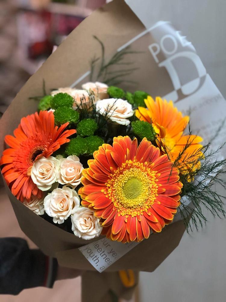 Букет цветов из: Герберы, Хризантемы и Розы в Приволжске