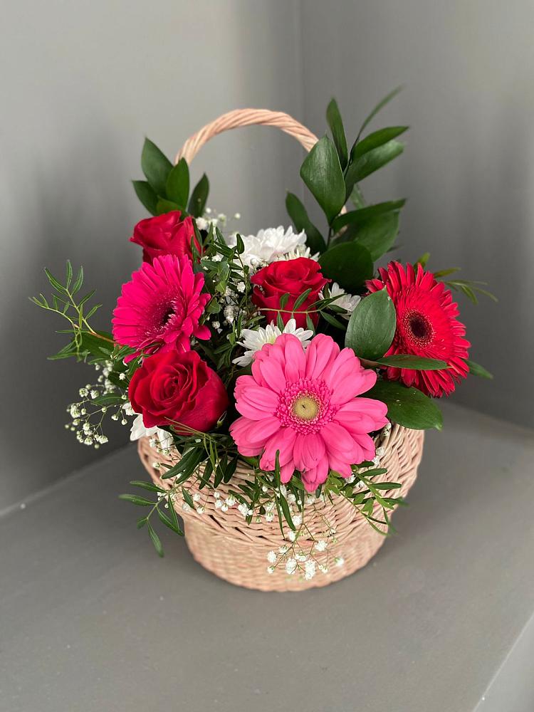 Цветочная композиция из Розы, Хризантемы и Герберы в корзине в Приволжске