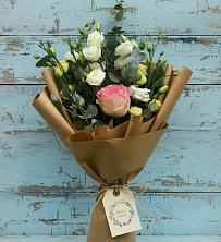 Букет цветов из:  Розы и Лизиантусы в Приволжске