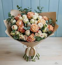 Букет цветов из:  Альстромерии и Розы в Приволжске