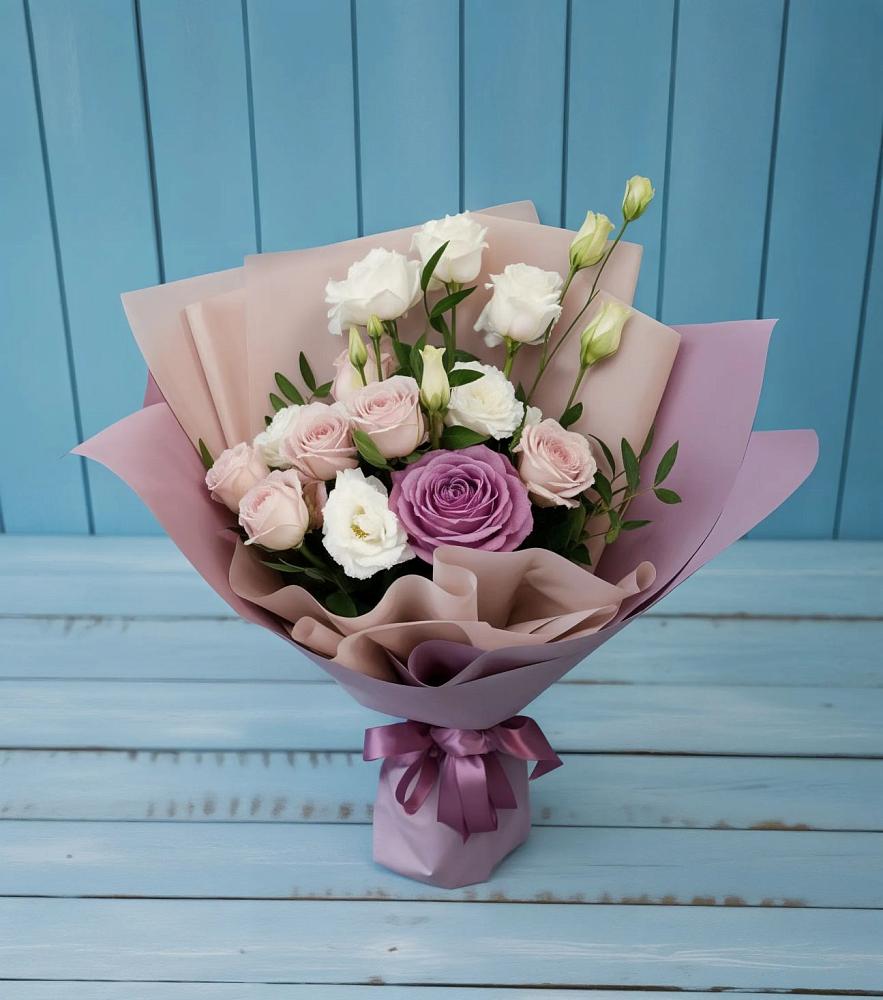 Букет цветов из: Розы и Лизиантусы в Приволжске